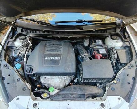 Белый Сузуки Кизаши, объемом двигателя 2.39 л и пробегом 225 тыс. км за 7700 $, фото 15 на Automoto.ua
