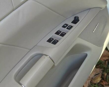 Белый Сузуки Кизаши, объемом двигателя 2.39 л и пробегом 225 тыс. км за 7700 $, фото 10 на Automoto.ua