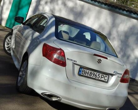 Белый Сузуки Кизаши, объемом двигателя 2.39 л и пробегом 225 тыс. км за 7700 $, фото 2 на Automoto.ua