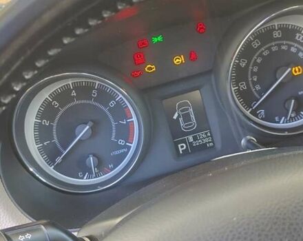 Белый Сузуки Кизаши, объемом двигателя 2.39 л и пробегом 225 тыс. км за 7700 $, фото 14 на Automoto.ua