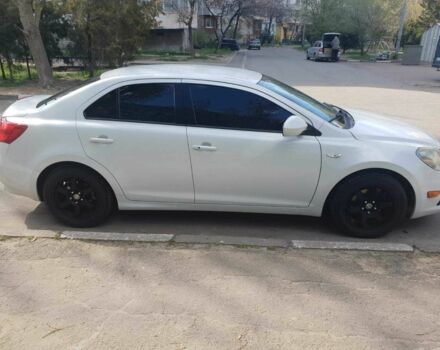 Белый Сузуки Кизаши, объемом двигателя 2.4 л и пробегом 206 тыс. км за 6500 $, фото 4 на Automoto.ua