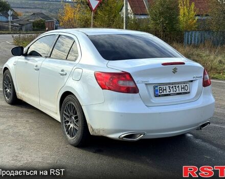 Белый Сузуки Кизаши, объемом двигателя 2.4 л и пробегом 172 тыс. км за 8000 $, фото 5 на Automoto.ua