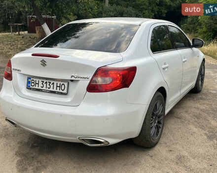 Белый Сузуки Кизаши, объемом двигателя 2.39 л и пробегом 169 тыс. км за 9500 $, фото 14 на Automoto.ua