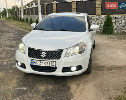 Белый Сузуки Кизаши, объемом двигателя 2.39 л и пробегом 169 тыс. км за 9500 $, фото 8 на Automoto.ua