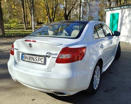 Белый Сузуки Кизаши, объемом двигателя 2.39 л и пробегом 225 тыс. км за 7700 $, фото 6 на Automoto.ua