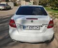 Белый Сузуки Кизаши, объемом двигателя 2.4 л и пробегом 206 тыс. км за 6500 $, фото 3 на Automoto.ua