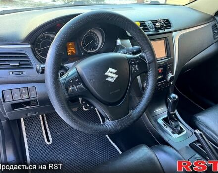 Белый Сузуки Кизаши, объемом двигателя 2.4 л и пробегом 172 тыс. км за 8000 $, фото 10 на Automoto.ua