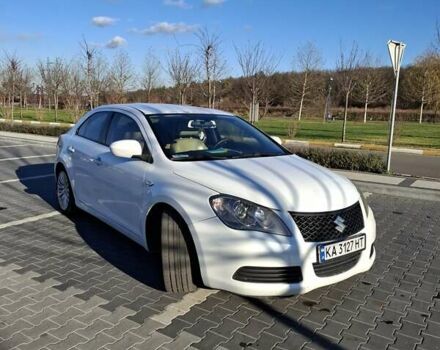 Белый Сузуки Кизаши, объемом двигателя 2.39 л и пробегом 269 тыс. км за 6400 $, фото 2 на Automoto.ua