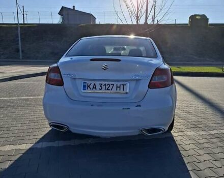 Белый Сузуки Кизаши, объемом двигателя 2.39 л и пробегом 269 тыс. км за 6400 $, фото 5 на Automoto.ua
