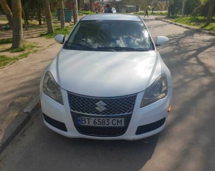 Белый Сузуки Кизаши, объемом двигателя 2.4 л и пробегом 206 тыс. км за 6500 $, фото 1 на Automoto.ua