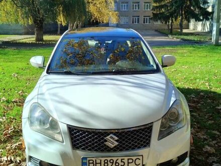 Белый Сузуки Кизаши, объемом двигателя 2.39 л и пробегом 225 тыс. км за 7700 $, фото 1 на Automoto.ua