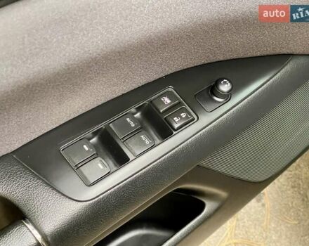 Чорний Сузукі Кізаші, об'ємом двигуна 2.39 л та пробігом 230 тис. км за 6999 $, фото 40 на Automoto.ua