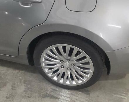 Серый Сузуки Кизаши, объемом двигателя 2.39 л и пробегом 63 тыс. км за 10590 $, фото 3 на Automoto.ua