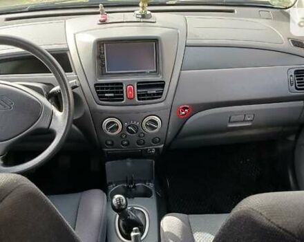 Сузуки Лиана, объемом двигателя 1.33 л и пробегом 210 тыс. км за 4300 $, фото 7 на Automoto.ua