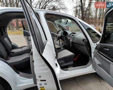 Белый Сузуки СХ4, объемом двигателя 1.6 л и пробегом 192 тыс. км за 5490 $, фото 21 на Automoto.ua