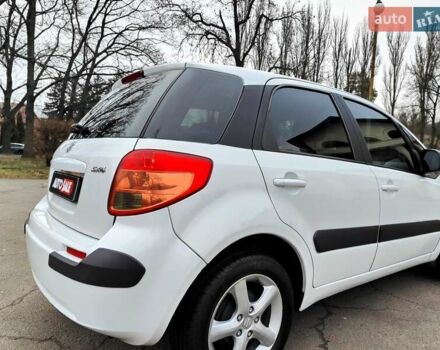 Белый Сузуки СХ4, объемом двигателя 1.6 л и пробегом 192 тыс. км за 5490 $, фото 19 на Automoto.ua