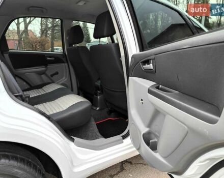 Белый Сузуки СХ4, объемом двигателя 1.6 л и пробегом 192 тыс. км за 5490 $, фото 52 на Automoto.ua