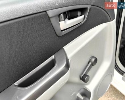 Белый Сузуки СХ4, объемом двигателя 1.6 л и пробегом 192 тыс. км за 5490 $, фото 39 на Automoto.ua