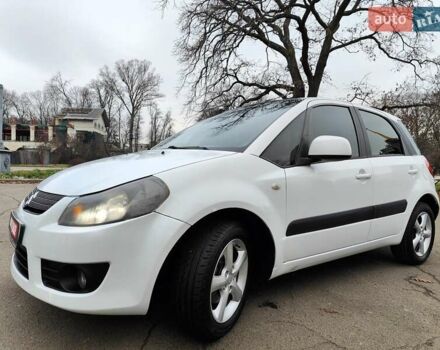 Белый Сузуки СХ4, объемом двигателя 1.6 л и пробегом 192 тыс. км за 5490 $, фото 3 на Automoto.ua