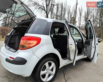 Белый Сузуки СХ4, объемом двигателя 1.6 л и пробегом 192 тыс. км за 5490 $, фото 18 на Automoto.ua