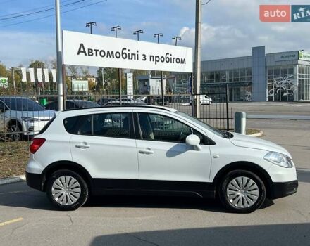 Сузуки СХ4 2014 в Полтаве на Automoto.ua Белый Сузуки СХ4, объемом двигателя 1.59 л и пробегом 114 тыс. км за 12900 $, фото 4 на Automoto.ua