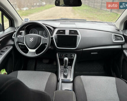 Белый Сузуки СХ4, объемом двигателя 1.59 л и пробегом 130 тыс. км за 13200 $, фото 9 на Automoto.ua