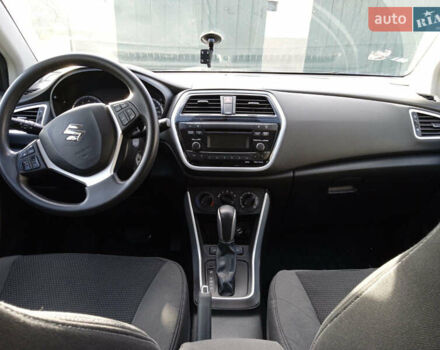 Білий Сузукі СХ4, об'ємом двигуна 1.59 л та пробігом 57 тис. км за 15000 $, фото 11 на Automoto.ua