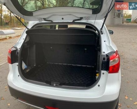 Белый Сузуки СХ4, объемом двигателя 1.59 л и пробегом 103 тыс. км за 18000 $, фото 4 на Automoto.ua