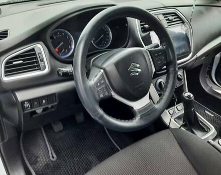 Белый Сузуки СХ4, объемом двигателя 1.59 л и пробегом 365 тыс. км за 12700 $, фото 5 на Automoto.ua