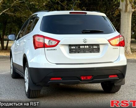 Белый Сузуки СХ4, объемом двигателя 1.6 л и пробегом 50 тыс. км за 16500 $, фото 5 на Automoto.ua