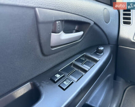 Чорний Сузукі СХ4, об'ємом двигуна 2 л та пробігом 148 тис. км за 7000 $, фото 28 на Automoto.ua