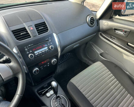 Черный Сузуки СХ4, объемом двигателя 1.59 л и пробегом 143 тыс. км за 8999 $, фото 6 на Automoto.ua