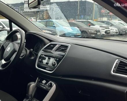Сузуки СХ4 2018 в Львове на Automoto.ua Красный Сузуки СХ4, объемом двигателя 1.6 л и пробегом 91 тыс. км за 16990 $, фото 14 на Automoto.ua