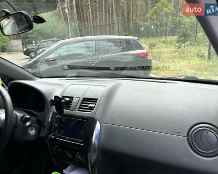 Червоний Сузукі СХ4, об'ємом двигуна 2 л та пробігом 300 тис. км за 10000 $, фото 5 на Automoto.ua