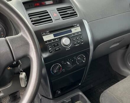 Сузуки СХ4, объемом двигателя 1.6 л и пробегом 236 тыс. км за 4900 $, фото 9 на Automoto.ua