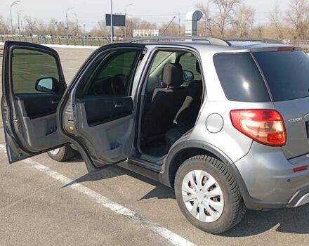 Серый Сузуки СХ4, объемом двигателя 1.6 л и пробегом 300 тыс. км за 5700 $, фото 6 на Automoto.ua