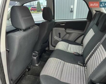 Серый Сузуки СХ4, объемом двигателя 1.6 л и пробегом 148 тыс. км за 5200 $, фото 11 на Automoto.ua