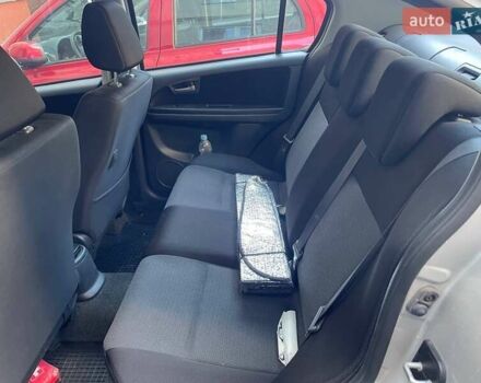 Серый Сузуки СХ4, объемом двигателя 1.6 л и пробегом 70 тыс. км за 7500 $, фото 6 на Automoto.ua