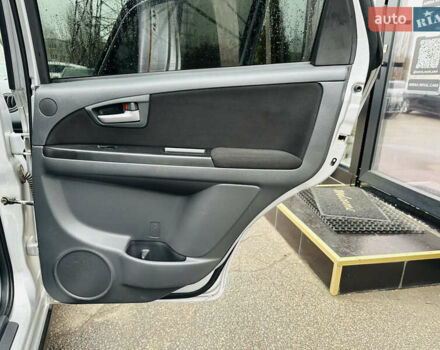 Сірий Сузукі СХ4, об'ємом двигуна 2 л та пробігом 187 тис. км за 7800 $, фото 21 на Automoto.ua