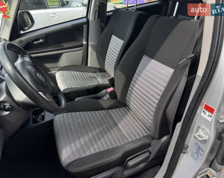 Серый Сузуки СХ4, объемом двигателя 1.6 л и пробегом 160 тыс. км за 8200 $, фото 12 на Automoto.ua