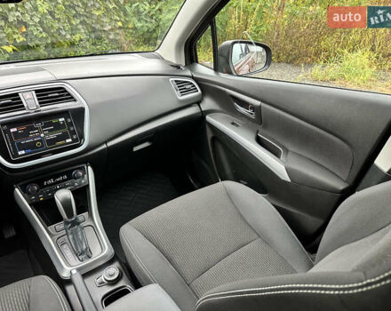 Помаранчевий Сузукі СХ4, об'ємом двигуна 1.37 л та пробігом 62 тис. км за 18900 $, фото 25 на Automoto.ua