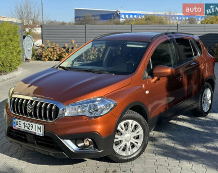 Помаранчевий Сузукі СХ4, об'ємом двигуна 1.6 л та пробігом 45 тис. км за 14750 $, фото 1 на Automoto.ua