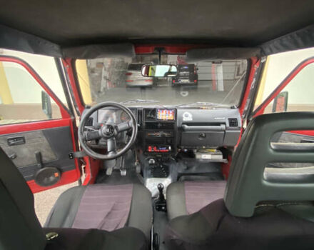 Красный Сузуки Самурай, объемом двигателя 1.3 л и пробегом 109 тыс. км за 7900 $, фото 2 на Automoto.ua