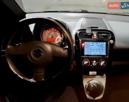 Белый Сузуки Сплеш, объемом двигателя 1 л и пробегом 188 тыс. км за 4399 $, фото 10 на Automoto.ua