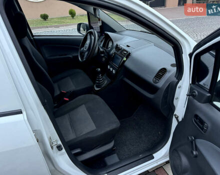 Белый Сузуки Сплеш, объемом двигателя 1 л и пробегом 188 тыс. км за 4399 $, фото 9 на Automoto.ua