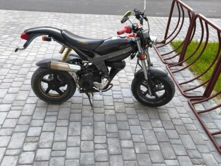 Сузукі Стріт Меджік, об'ємом двигуна 50 л та пробігом 0 тис. км за 600 $, фото 1 на Automoto.ua