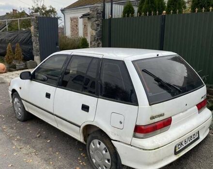 Белый Сузуки Свифт, объемом двигателя 1.3 л и пробегом 125 тыс. км за 1000 $, фото 1 на Automoto.ua