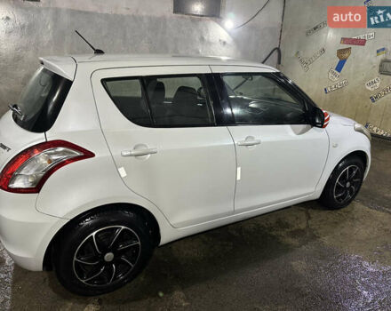 Белый Сузуки Свифт, объемом двигателя 1.24 л и пробегом 147 тыс. км за 5150 $, фото 2 на Automoto.ua
