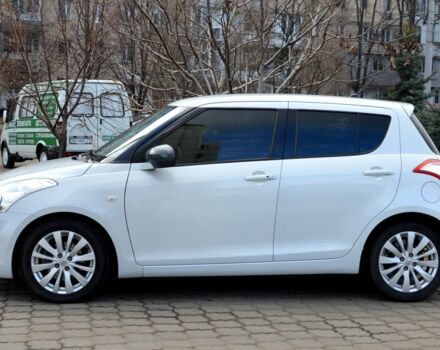 Білий Сузукі Свифт, об'ємом двигуна 1.2 л та пробігом 57 тис. км за 9900 $, фото 4 на Automoto.ua