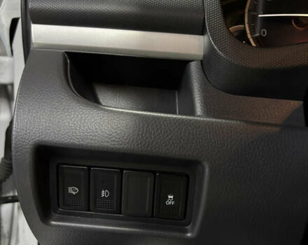 Сузуки Свифт 2014 в Киеве на Automoto.ua Белый Сузуки Свифт, объемом двигателя 1.6 л и пробегом 97 тыс. км за 7350 $, фото 17 на Automoto.ua